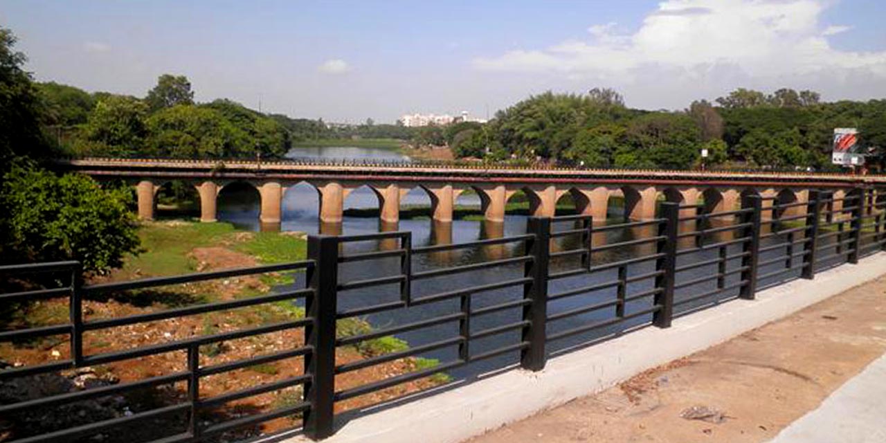 Holkar Bridge, Pune Tourist Attraction