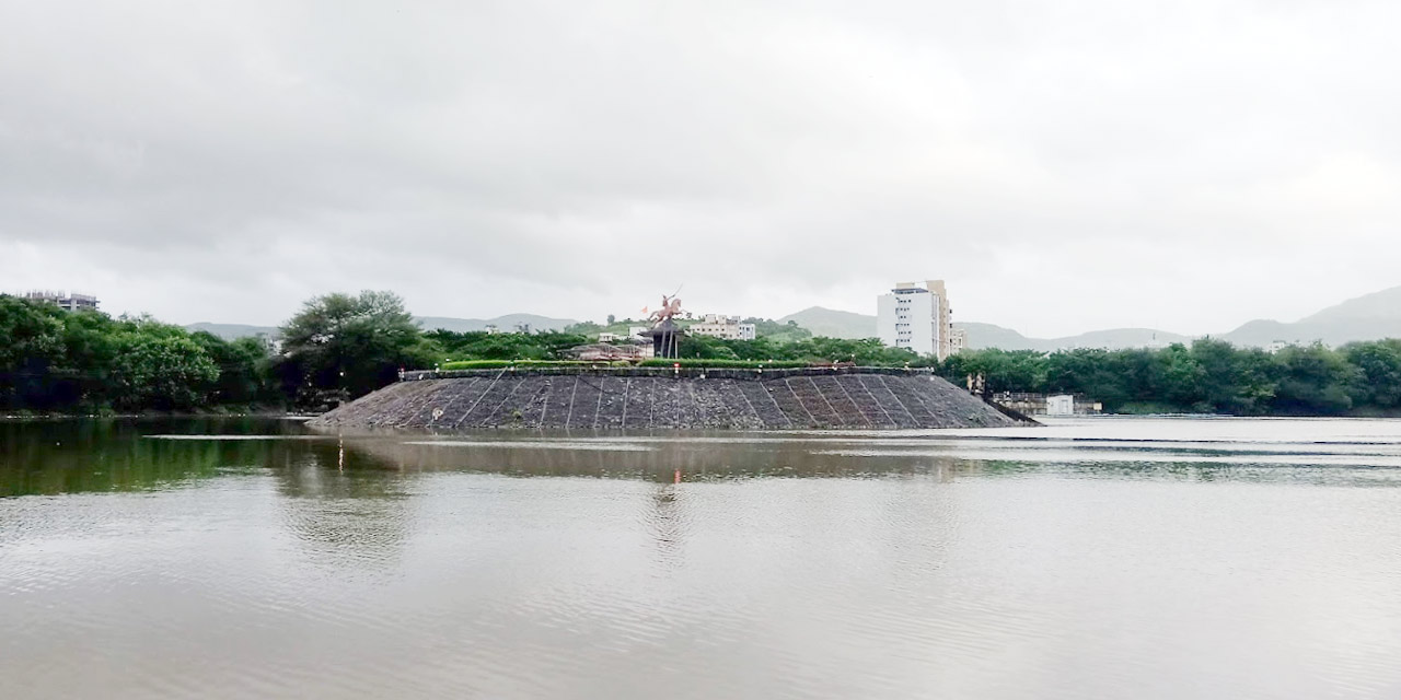 Katraj Lake, Pune Tourist Attraction