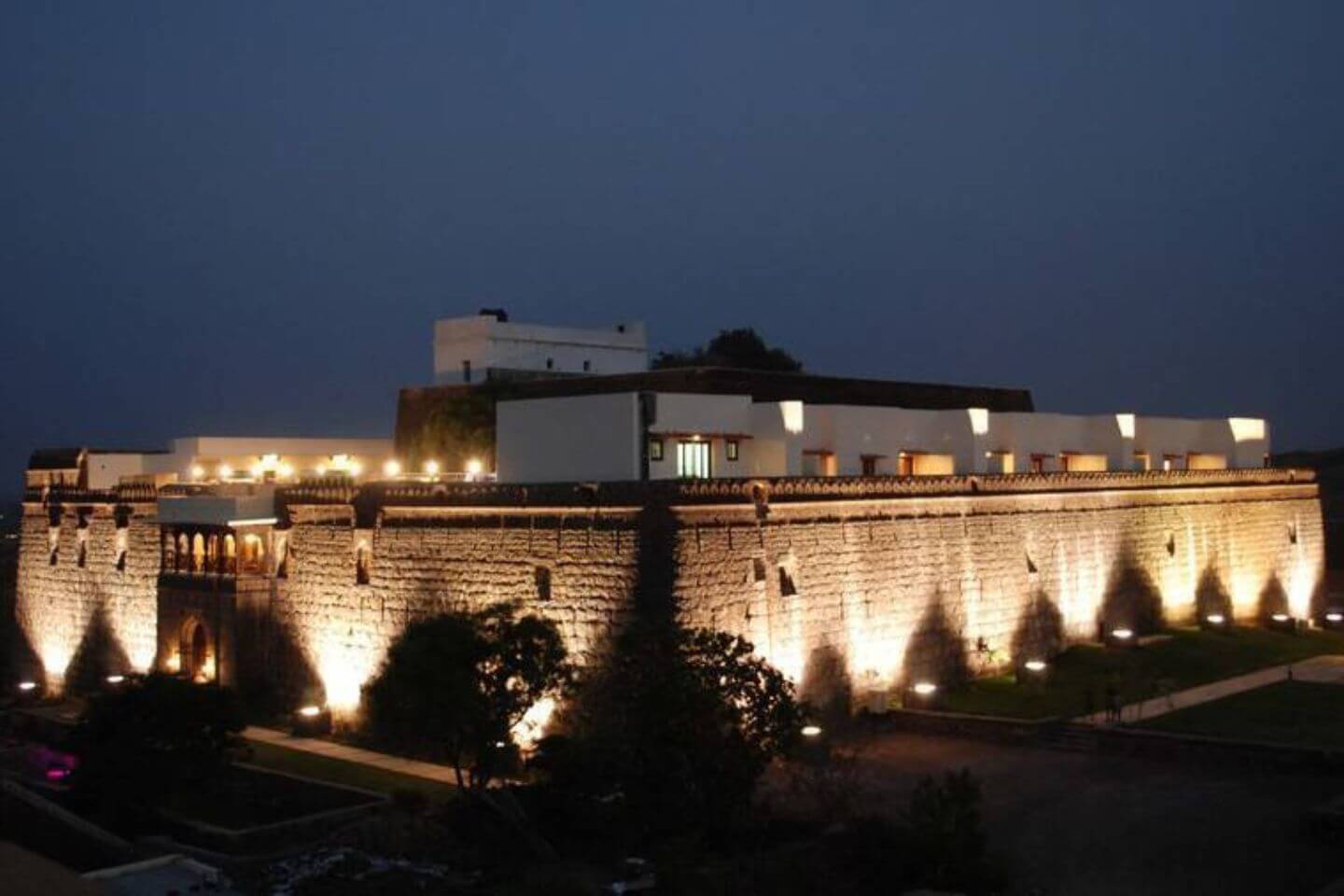 Fort JadhavGADH Resort, Resorts in Pune