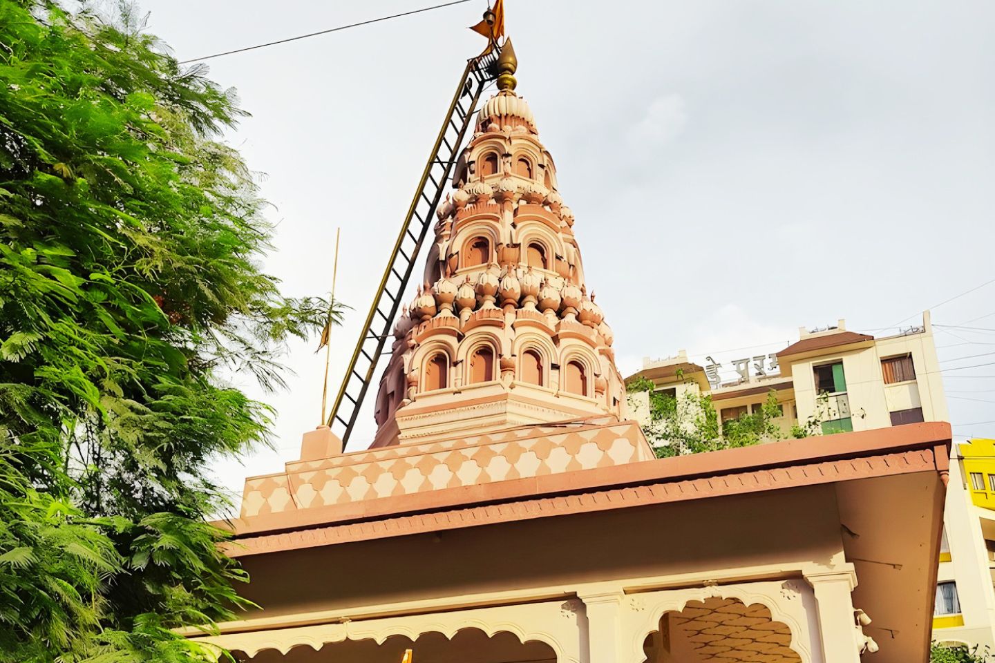 Dashabhuja Ganapati Temple Pune