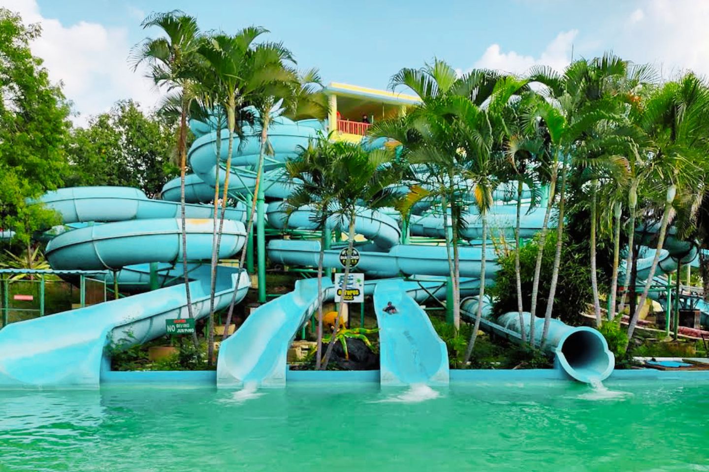 Diamond Parks: Water, Adventure Park & Camping Pune